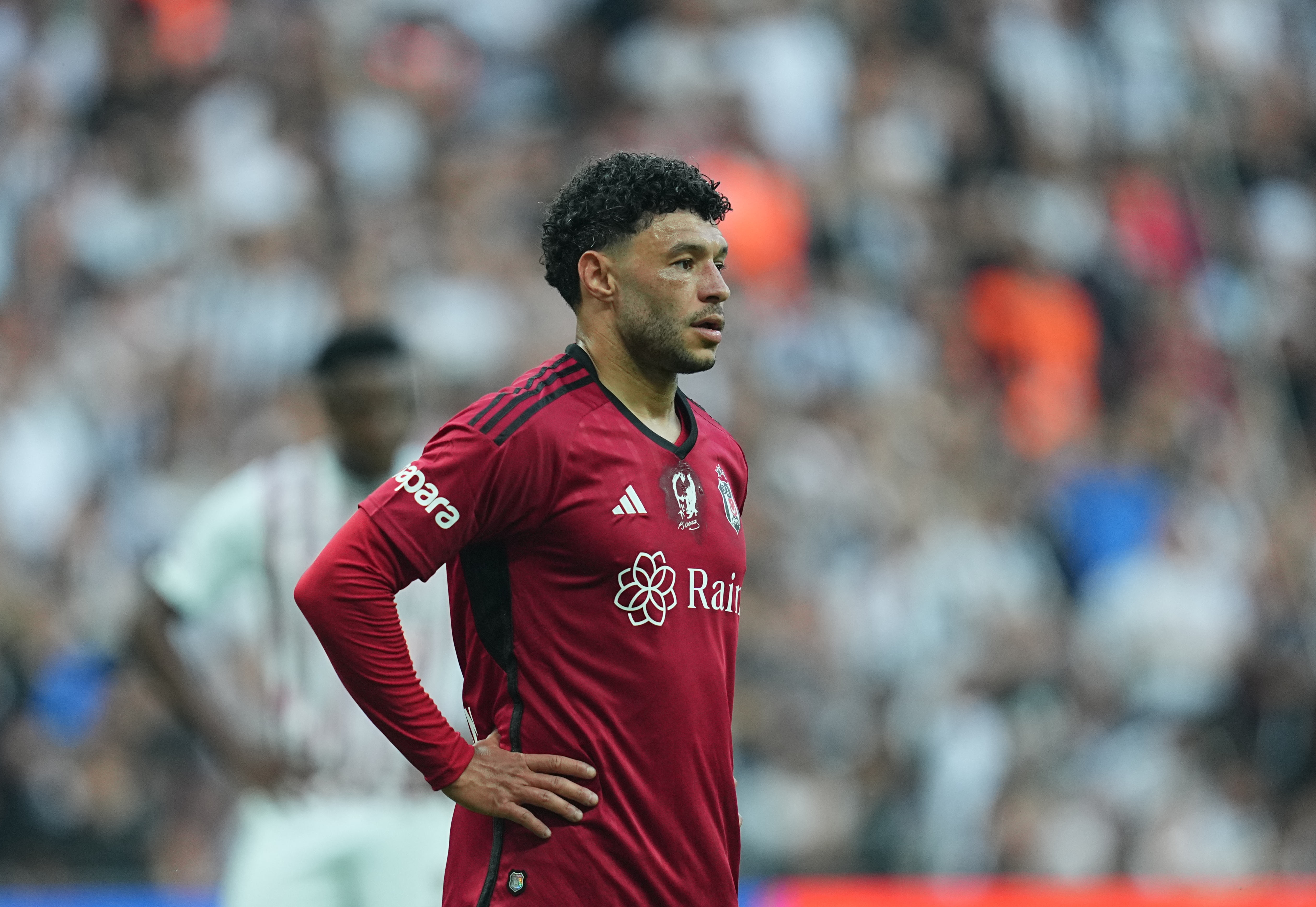 jiuyou网页登录-天空：英冠伯明翰有意签张伯伦 贝西克塔斯准备与球员解约