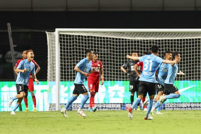 九游体育下载app-全华班大连逼平河南 谢晖力争球队保级之路更平坦